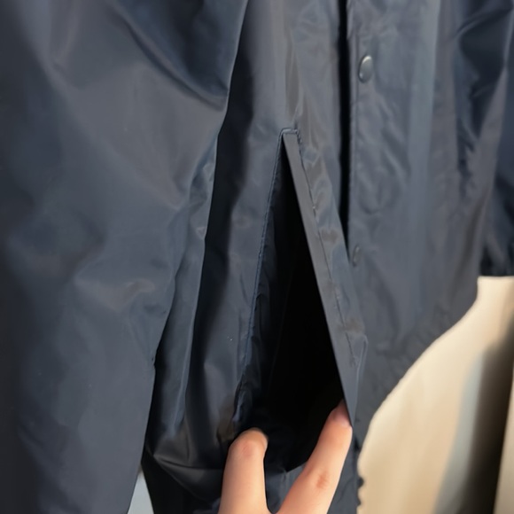SOLD!!!!!!Vans Navy Windbreaker with Pockets and Adjustable Drawstring Chord! - Picture 5 of 9